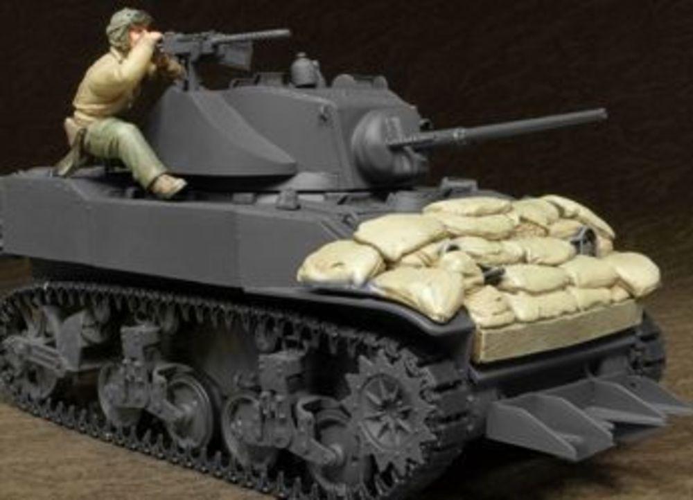 U.S. M5A1 Tank Crew & Sandbags(II)-1 Fig von Hobby Fan