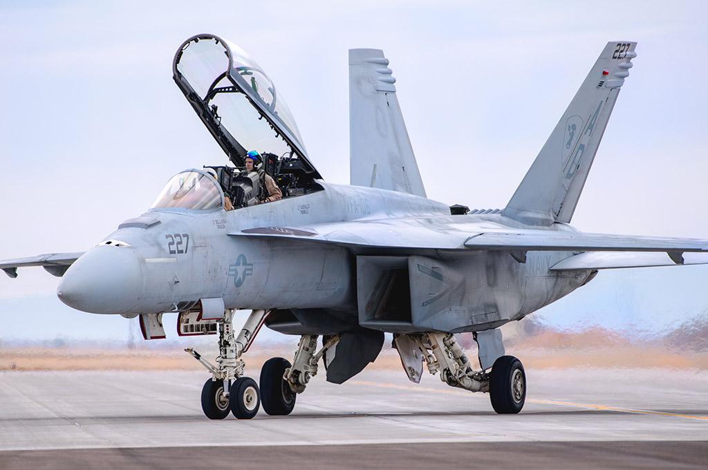 F/A-18F Super Hornet F/A-18F Super Hornet von HobbyBoss
