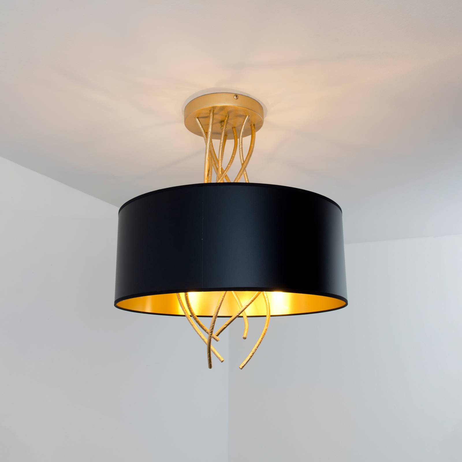 Deckenlampe Elba Ø30cm drei Fassungen schwarz/gold Deckenlampe Elba Ø30cm drei Fassungen schwarz/gold von Holländer