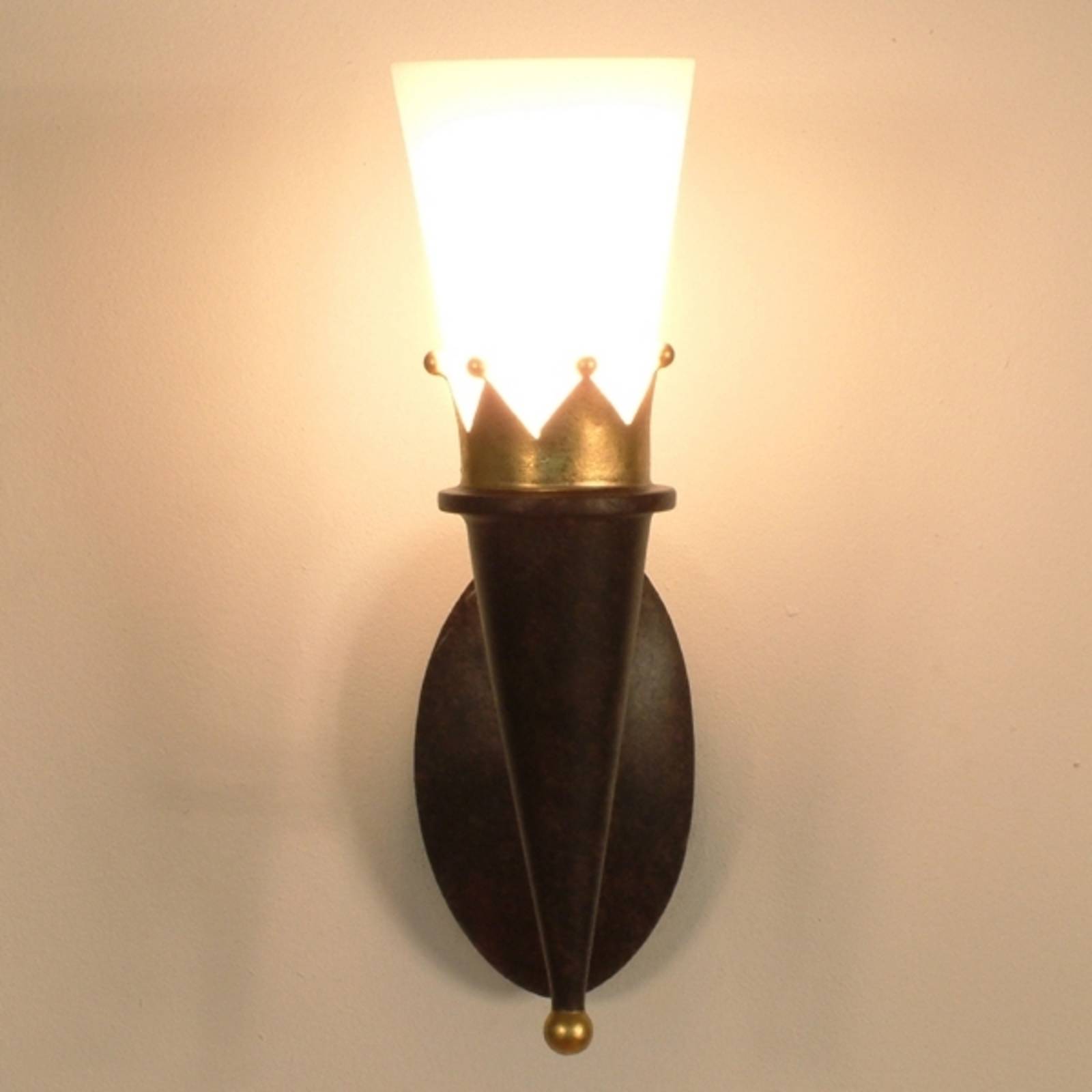 Rustikale Wandleuchte CORONA mit Goldverzierung Rustikale Wandleuchte CORONA mit Goldverzierung von Holländer