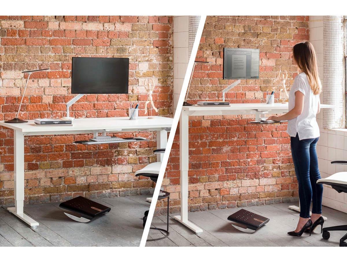 Humanscale FLOAT Steh-Sitz Arbeitsplatz / Tisch FTWR626016WHFS, silber Humanscale FLOAT Steh-Sitz Arbeitsplatz / Tisch FTWR626016WHFS, silber von Humanscale