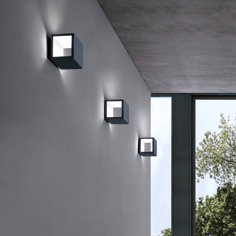 ICONE Cubò LED-Wandleuchte, 10 W, titan/weiß von ICONE
