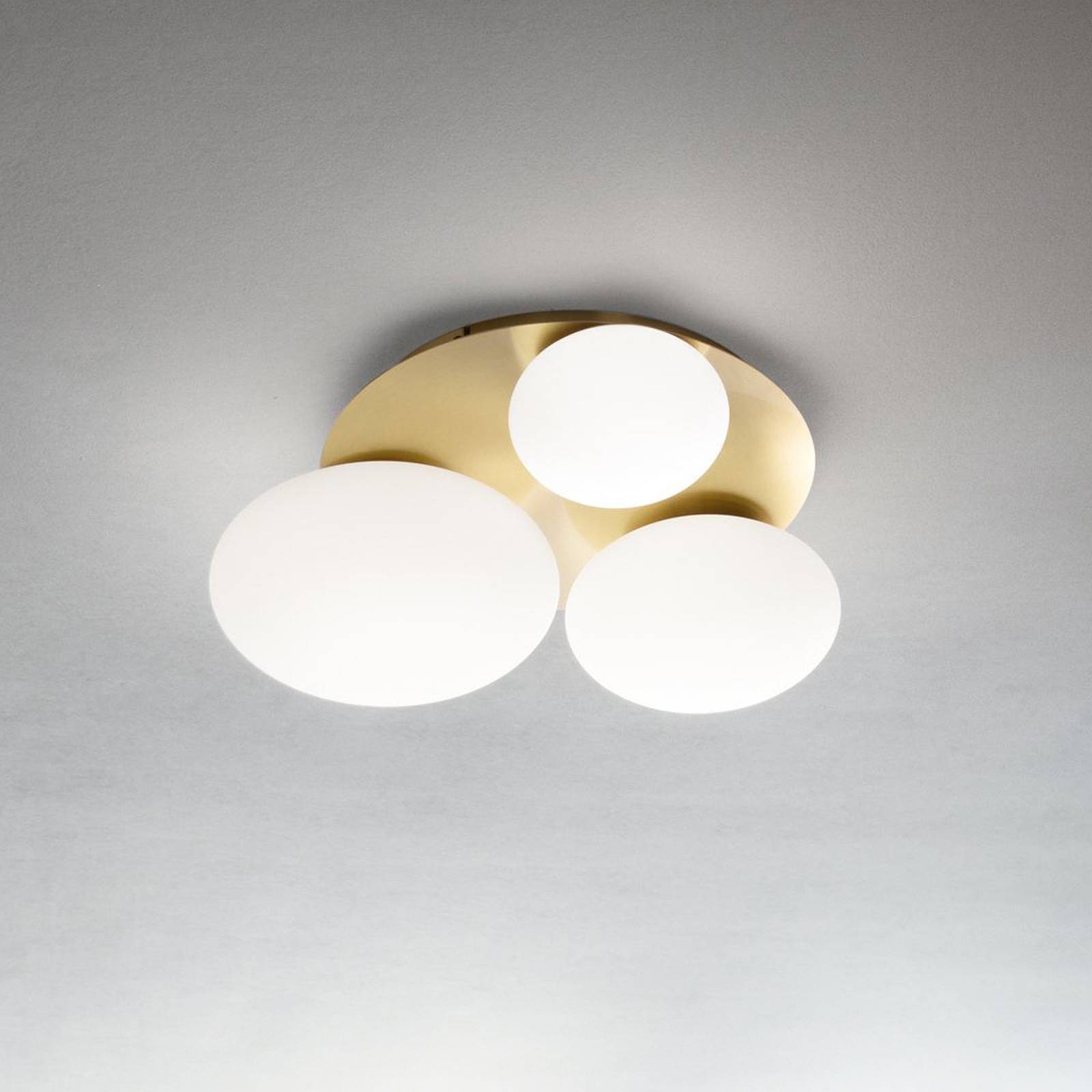 Ideal Lux Deckenlampe Ninfea, messingfarben, Opalglas, 3flg. Ideal Lux Deckenlampe Ninfea, messingfarben, Opalglas, 3flg. von Ideallux