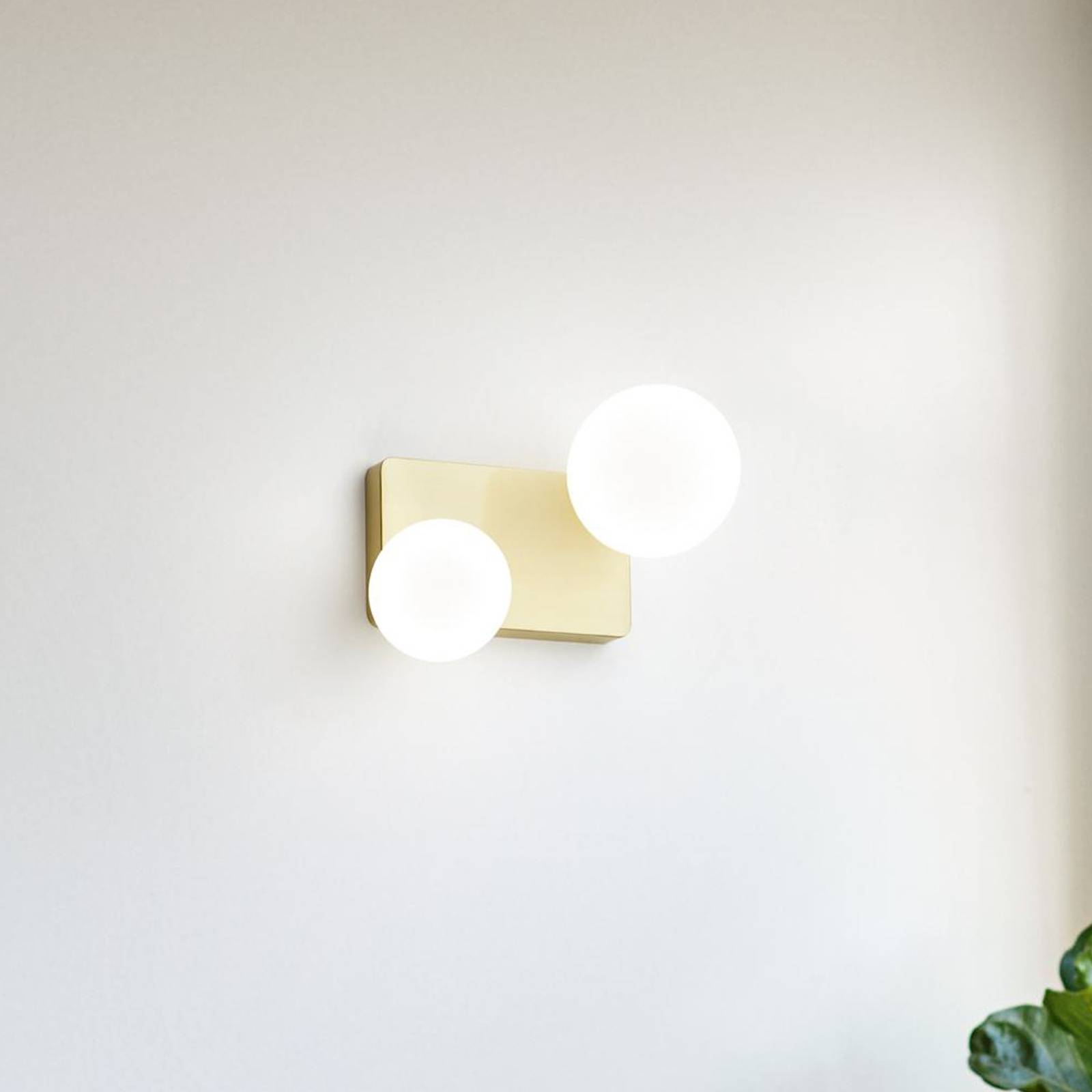 Ideal Lux Deckenlampe Penta, 2-flammig, goldfarben, Opalglas Ideal Lux Deckenlampe Penta, 2-flammig, goldfarben, Opalglas von Ideallux