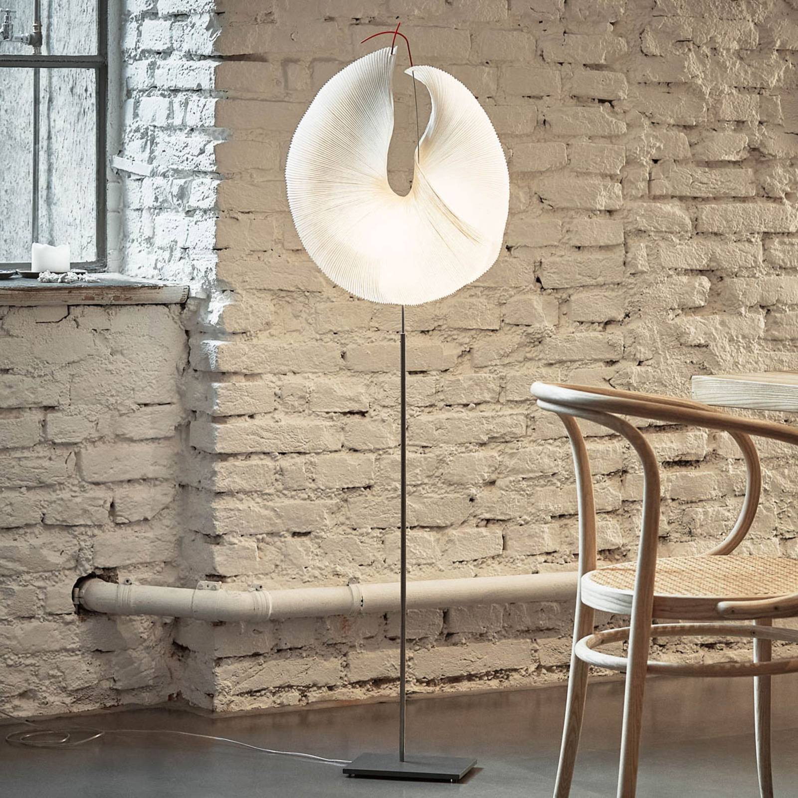 Ingo Maurer Yoruba Rose Floor LED-Stehleuchte Ingo Maurer Yoruba Rose Floor LED-Stehleuchte von Ingo Maurer