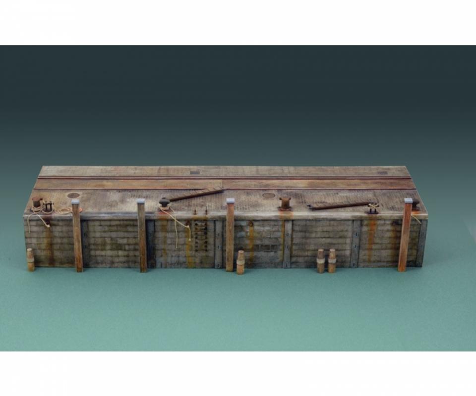 Long Dock von Italeri