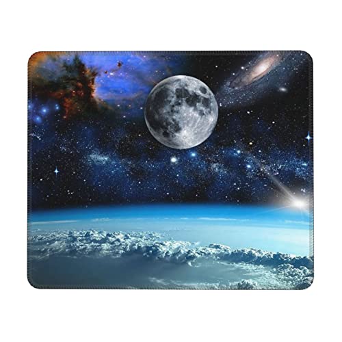 Space Planet Mauspad mit genähtem Rand, rutschfeste Gummiunterseite, hochwertig strukturiertes und wasserdichtes Mauspad für Computer, Laptop, Büro & Zuhause, 30 x 25 cm, 3 mm Space Planet Mauspad mit genähtem Rand, rutschfeste Gummiunterseite, hochwertig strukturiertes und wasserdichtes Mauspad für Computer, Laptop, Büro & Zuhause, 30 x 25 cm, 3 mm von JUEXDEME