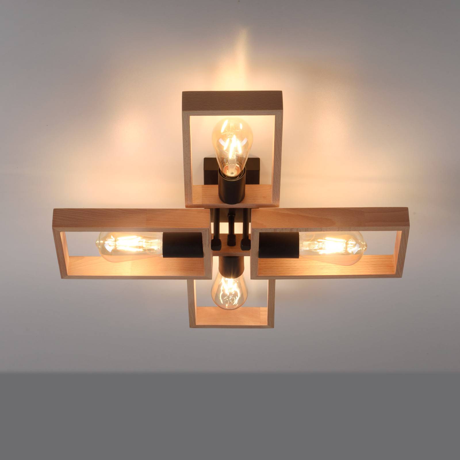 Deckenleuchte Frame aus Holz, vierflammig Deckenleuchte Frame aus Holz, vierflammig von JUST LIGHT.