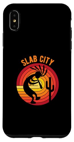 Slab City, Kalifornien, USA, Retrodesign von Kokopelli Hülle für iPhone XS Max Slab City, Kalifornien, USA, Retrodesign von Kokopelli Hülle für iPhone XS Max von Jeff Hobrath