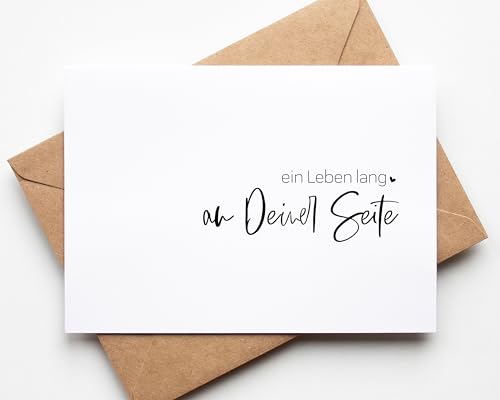 KAMEWI® Postkarte AN DEINER SEITE Statement | Inkl. Briefumschlag aus Kraftpapier | Hochzeit Verlobung Liebe von KAMEWI