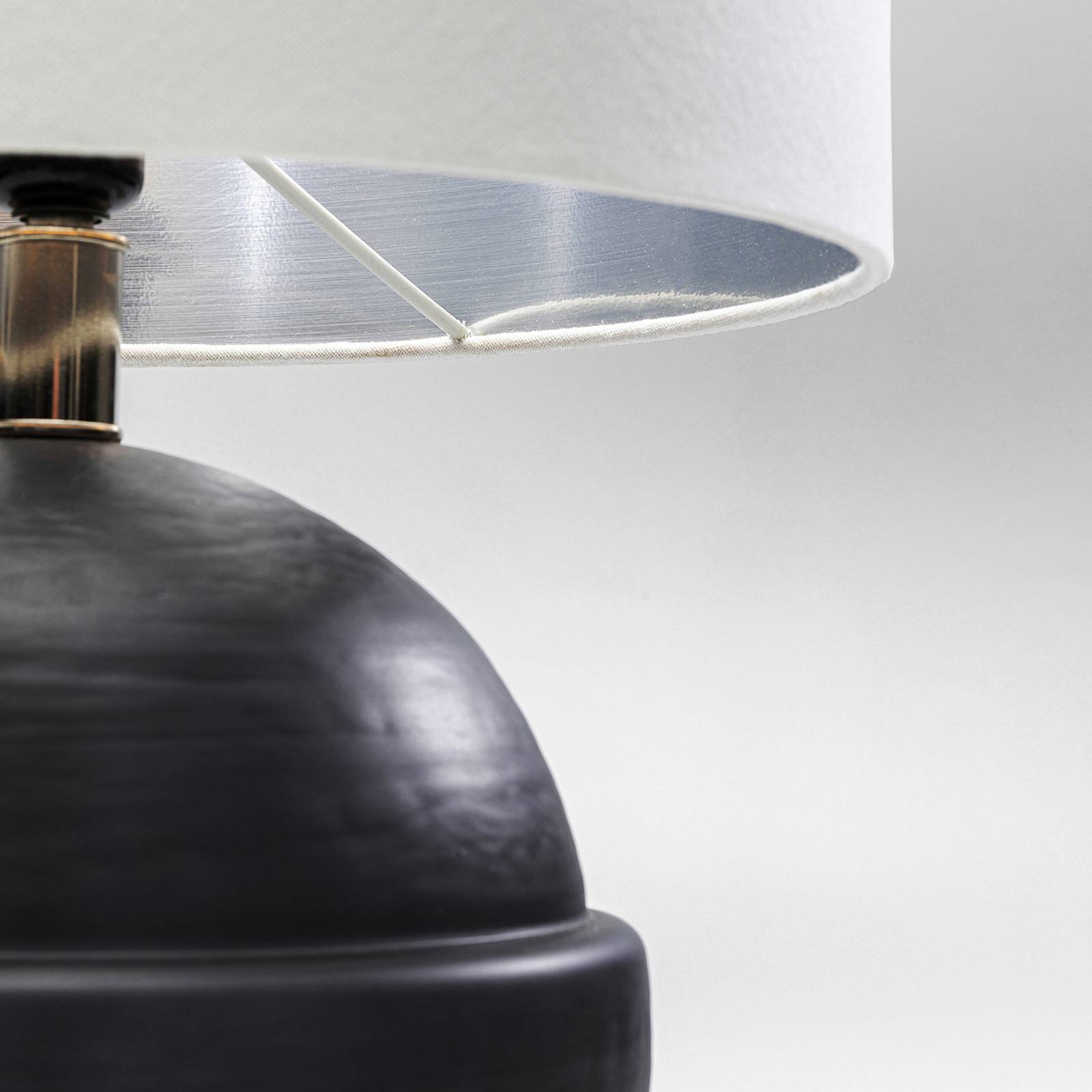 KARE Kalahari Tischlampe mit grauem Fuß Kugelform KARE Kalahari Tischlampe mit grauem Fuß Kugelform von KARE