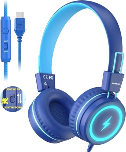 KONNAO Kinder Kopfhörer für Schule, USB Typ C Kinder Kopfhörer mit LED-Leuchten, verdrahtete Jungen Mädchen Kopfhörer mit Safe Limiter 85dB/94dB, Faltbare On Ear Kopfhörer mit Mikrofonen für Schule KONNAO Kinder Kopfhörer für Schule, USB Typ C Kinder Kopfhörer mit LED-Leuchten, verdrahtete Jungen Mädchen Kopfhörer mit Safe Limiter 85dB/94dB, Faltbare On Ear Kopfhörer mit Mikrofonen für Schule von KONNAO