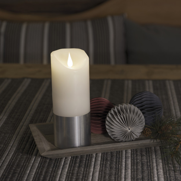 LED Kerze mit silberfarbener Banderole - Echtwachs - 3D Flamme - Ti... LED Kerze mit silberfarbener Banderole - Echtwachs - 3D Flamme - Ti... von KONSTSMIDE