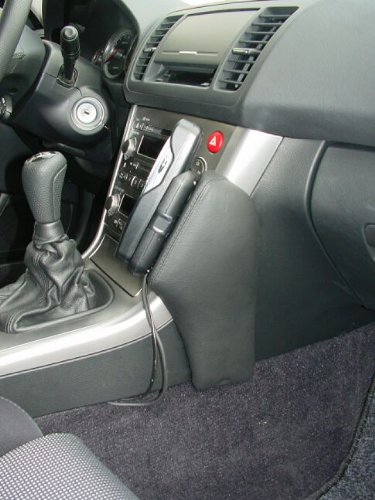 KUDA Handyhalterung passend für Subaru Legacy & Outback My 2004-2006 - Telefonkonsole für Smartphones, Handys, Navi und mehr – Kunstlederkonsole, schwarz, 076095 von KUDA