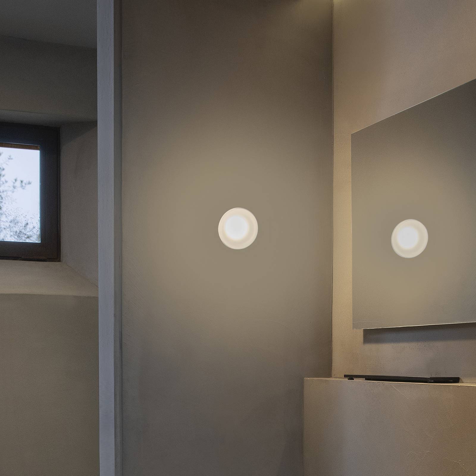 Karman Agua LED-Wandleuchte, IP44, Glas gefrostet von Karman