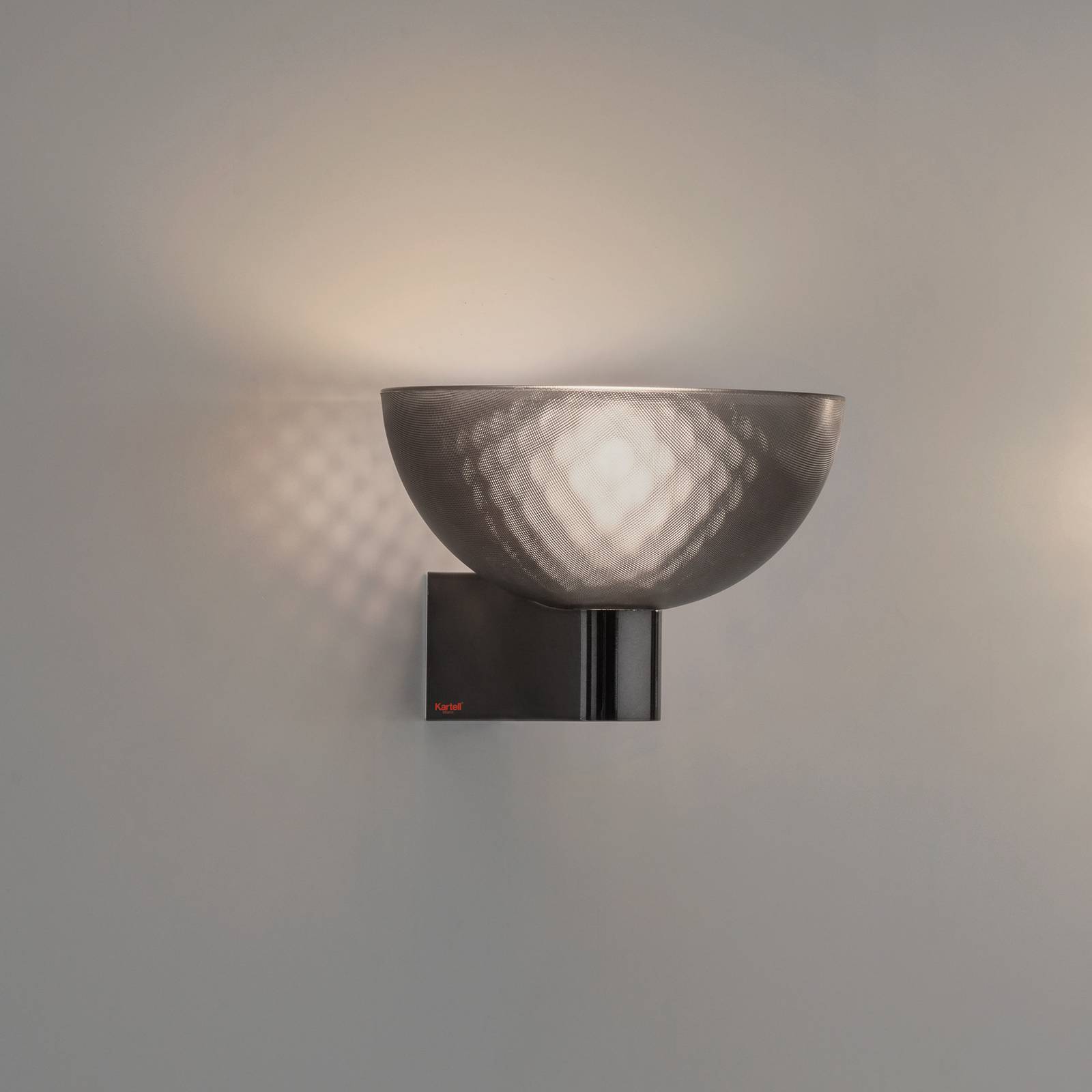 Kartell Fata LED-Wandleuchte rauchgrau Kartell Fata LED-Wandleuchte rauchgrau von Kartell