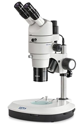 Stereo-Zoom Mikroskop [Kern OZS 574] Das großzoomige Parallele für den professionellen Anwender, Tubus: Trinokular, Okular: HWF 10x Ø22 mm, Sehfeld: Ø27,5-2,75 mm, Objektiv: 0,8x - 8x, Ständer: S von Kern