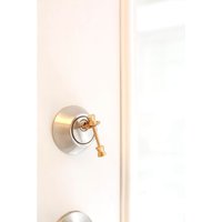 Kikkerland Long Cone Brass Key Holder Kikkerland Long Cone Brass Key Holder von Kikkerland