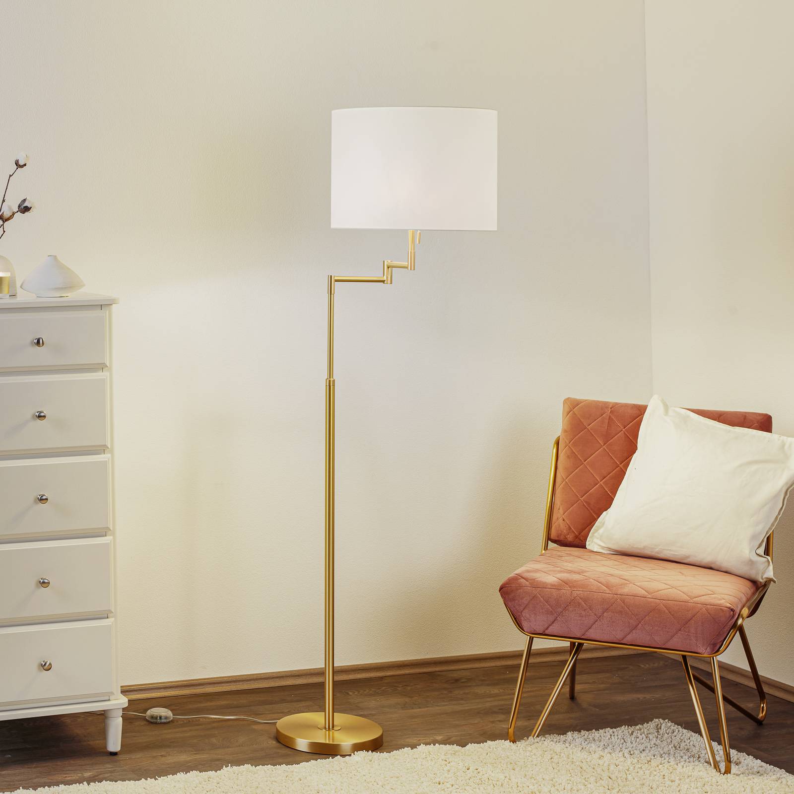 Stehleuchte Lilian mit LED-Dimmer, messing matt Stehleuchte Lilian mit LED-Dimmer, messing matt von Knapstein