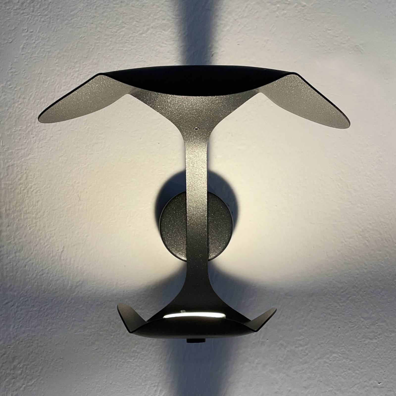 Knikerboker Le Gigine LED-Wandleuchte, anthrazit Knikerboker Le Gigine LED-Wandleuchte, anthrazit von Knikerboker