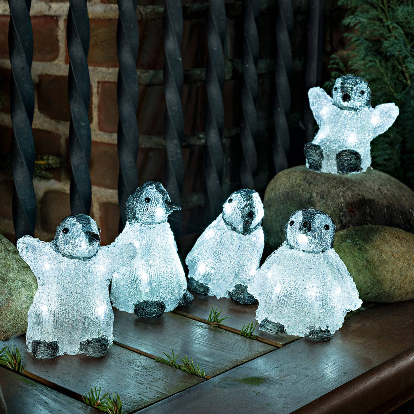 Fünferset LED-Acryl-Leuchtfiguren Babypinguine von Konstsmide Christmas