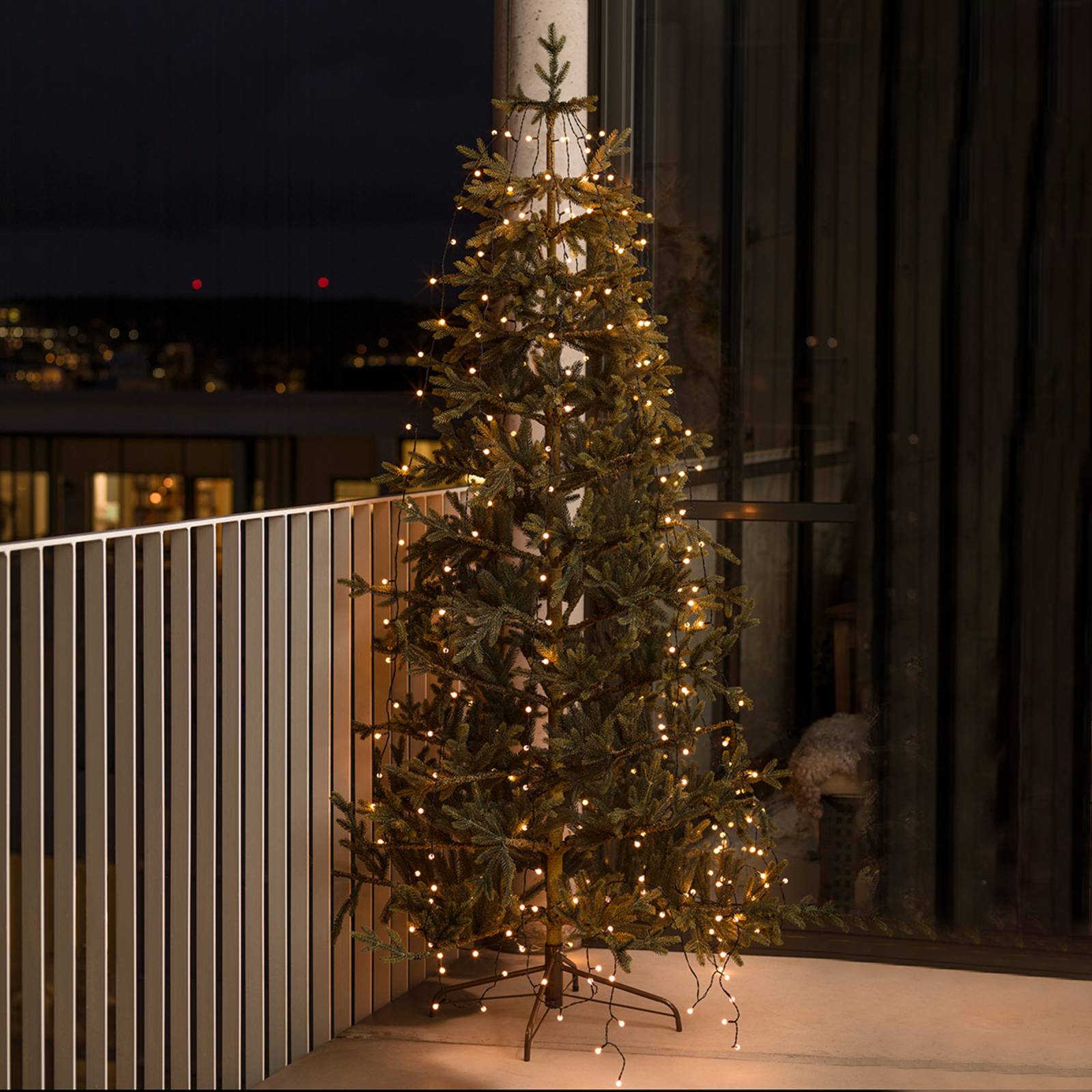 Globe-LED-Baummantel, vormontiert, 240 fl von Konstsmide Christmas