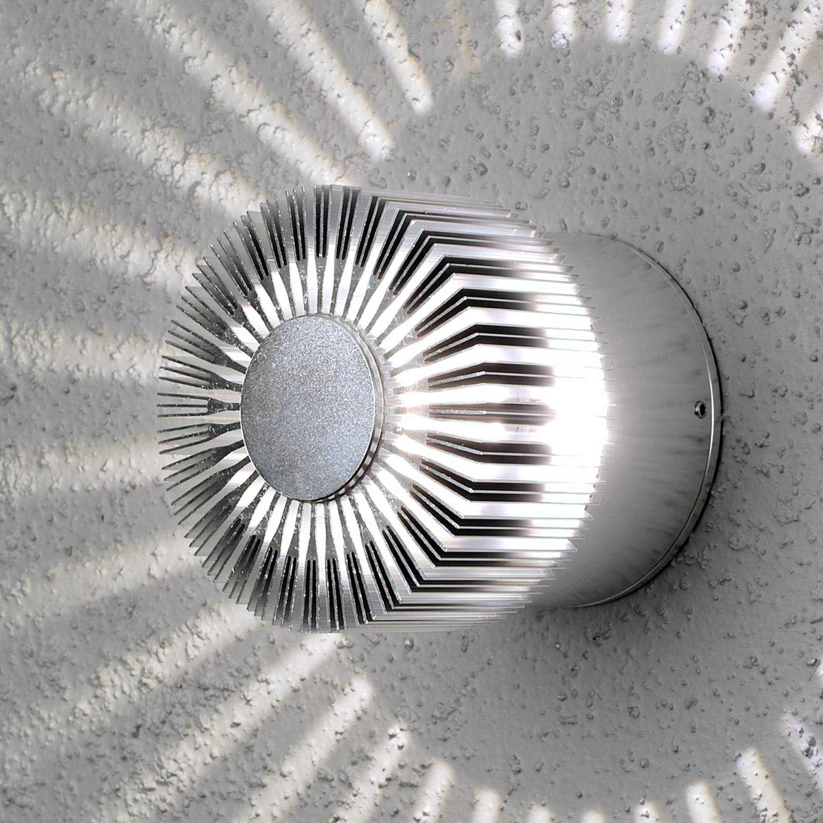 LED-Außenwandlampe Monza Strahlen rund silber 9cm LED-Außenwandlampe Monza Strahlen rund silber 9cm von Konstsmide