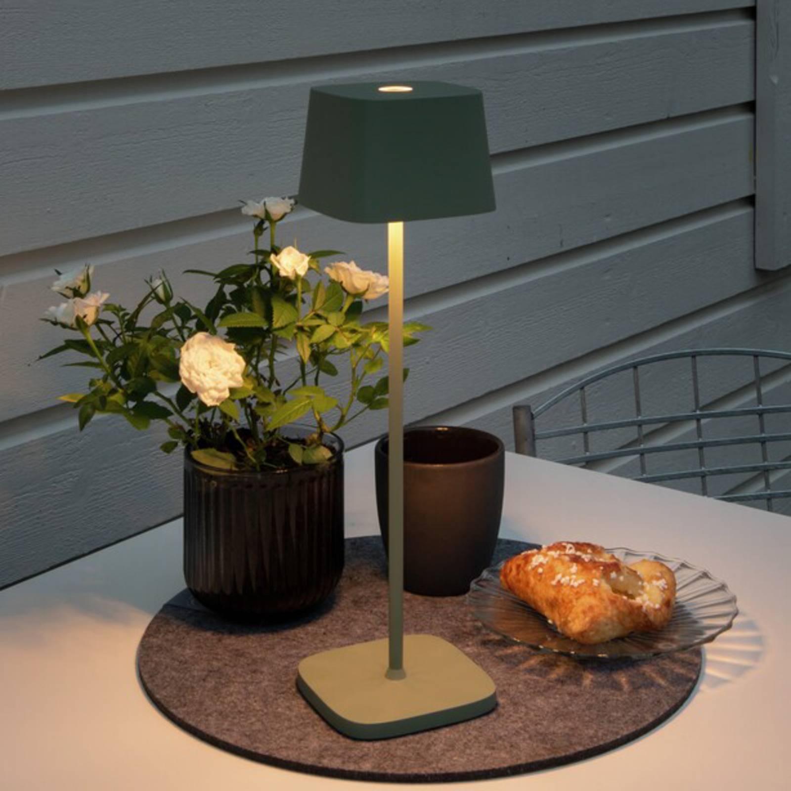 LED-Tischleuchte Capri für außen, grün-grau LED-Tischleuchte Capri für außen, grün-grau von Konstsmide