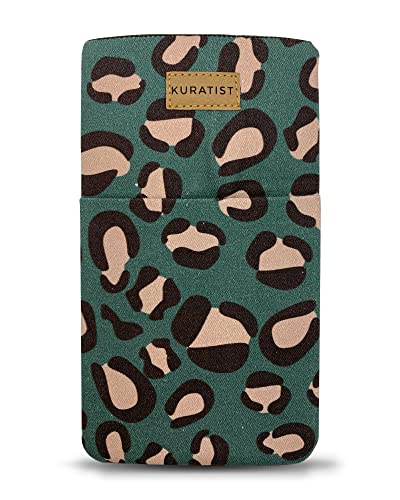 Kuratist Handy-Tasche 'AHOI' - Universell kompatibel z.B. iPhone 15/14/13 or Pro, Galaxy S24/S23, Xiaomi 14/13 - Handgefertigt aus Baumwoll-Canvas - Mit Schutzklappe - Spots Kuratist Handy-Tasche 'AHOI' - Universell kompatibel z.B. iPhone 15/14/13 or Pro, Galaxy S24/S23, Xiaomi 14/13 - Handgefertigt aus Baumwoll-Canvas - Mit Schutzklappe - Spots von Kuratist