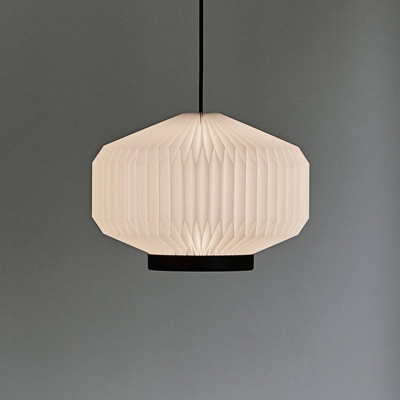 LE KLINT Shibui Medium Hängeleuchte, Ø 38 cm von LE KLINT
