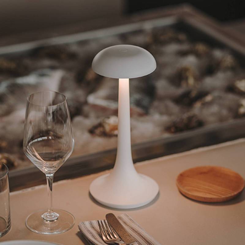 LEDS-C4 LED-Akku-Tischleuchte Portobello, weiß, Dimmer, ABS von LEDS-C4