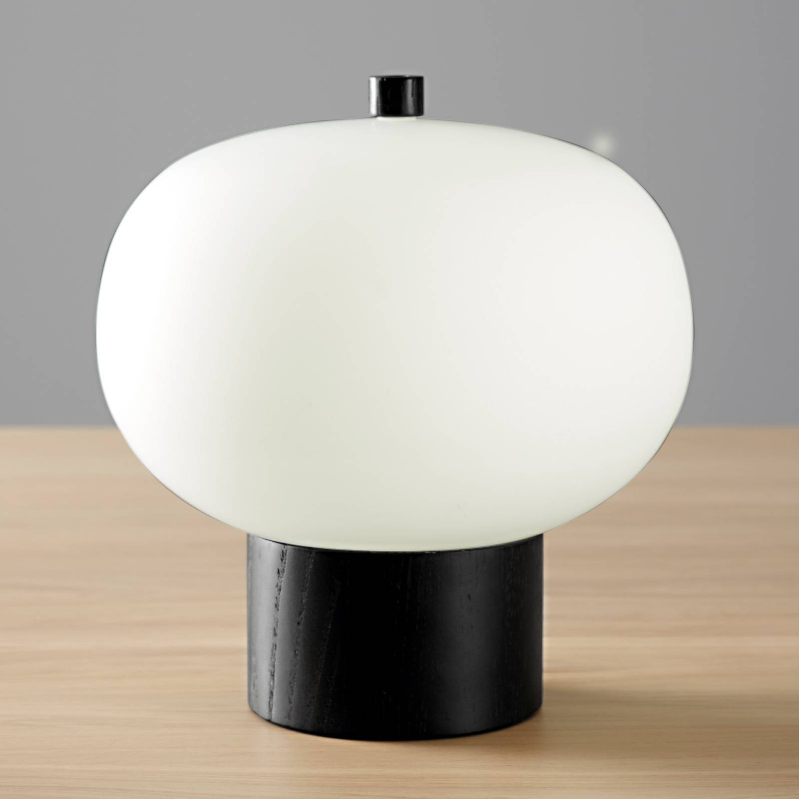 LEDS-C4 iLargi LED-Tischlampe Ø 24cm, dunkle Esche LEDS-C4 iLargi LED-Tischlampe Ø 24cm, dunkle Esche von LEDS-C4