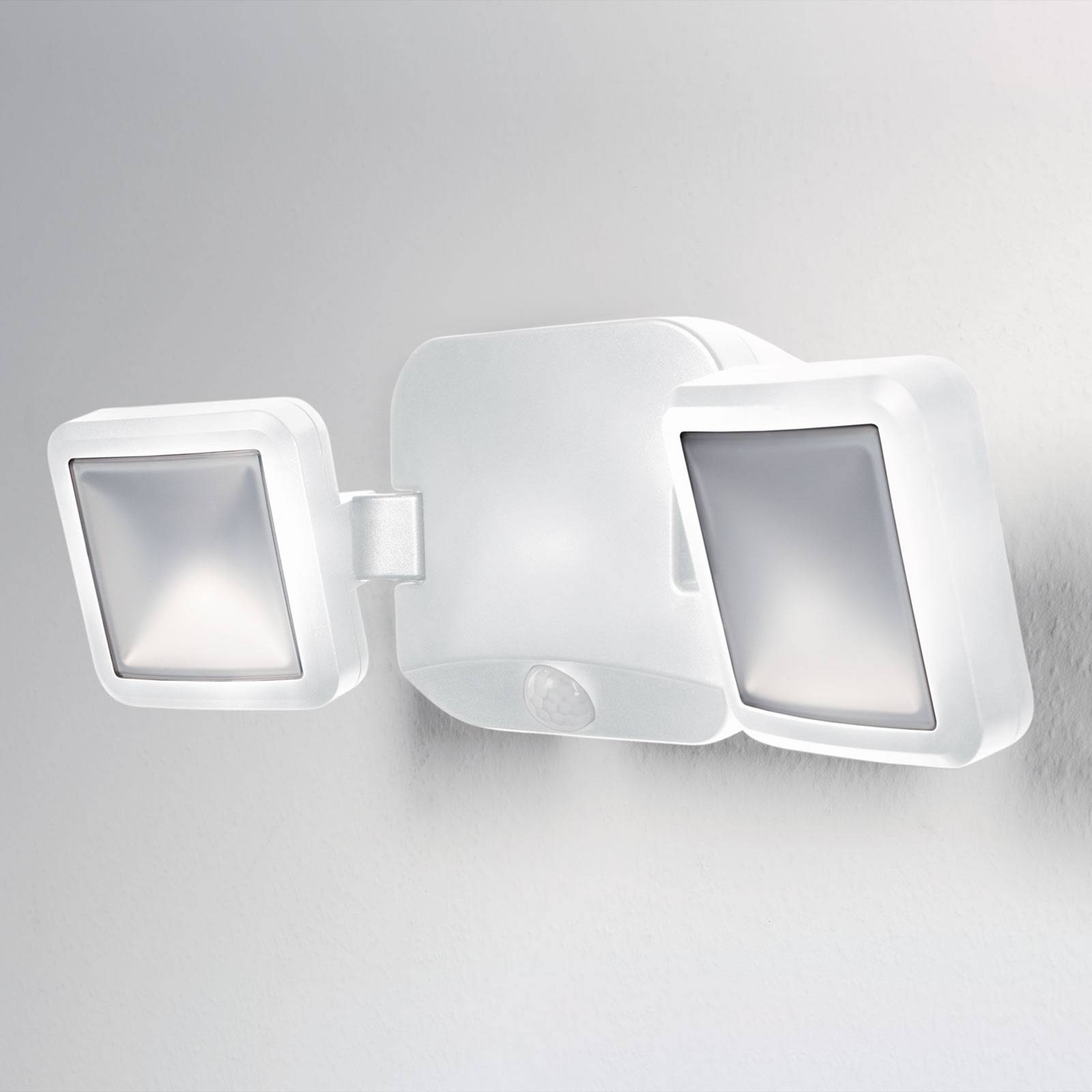LEDVANCE Battery Spotlight Außenwand 2fl weiß LEDVANCE Battery Spotlight Außenwand 2fl weiß von LEDVANCE