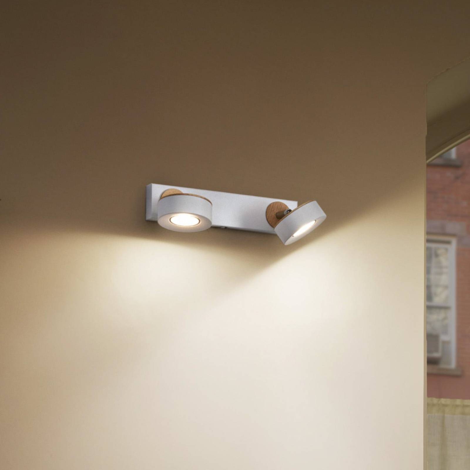 LEDVANCE LED-Deckenspot Pluto, Stahl, Holz, 2-fl., weiß LEDVANCE LED-Deckenspot Pluto, Stahl, Holz, 2-fl., weiß von LEDVANCE