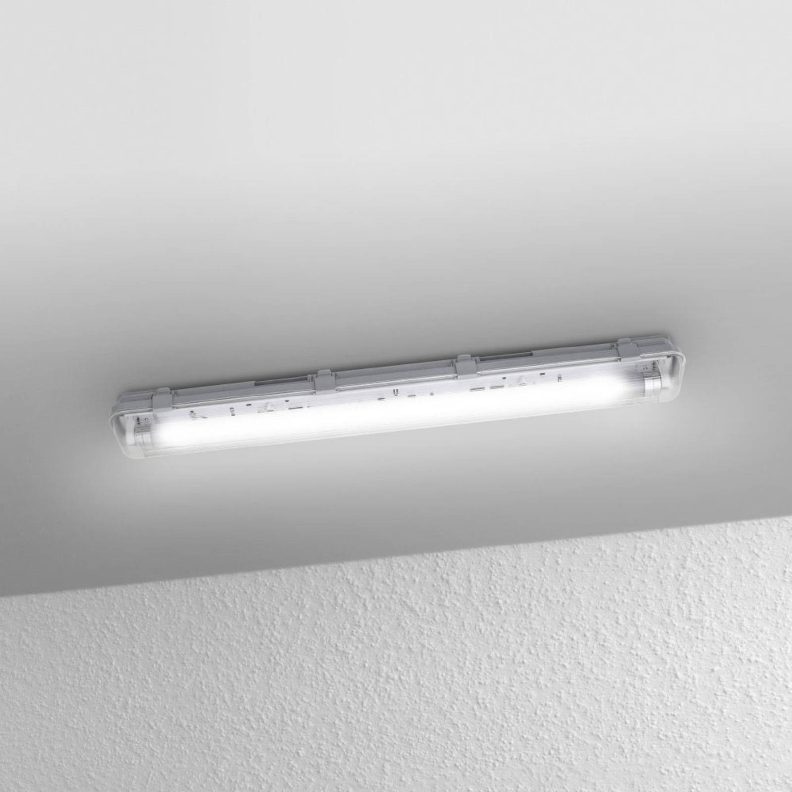 LEDVANCE Submarine Feuchtraumleuchte 60cm 1 x 8W LEDVANCE Submarine Feuchtraumleuchte 60cm 1 x 8W von LEDVANCE