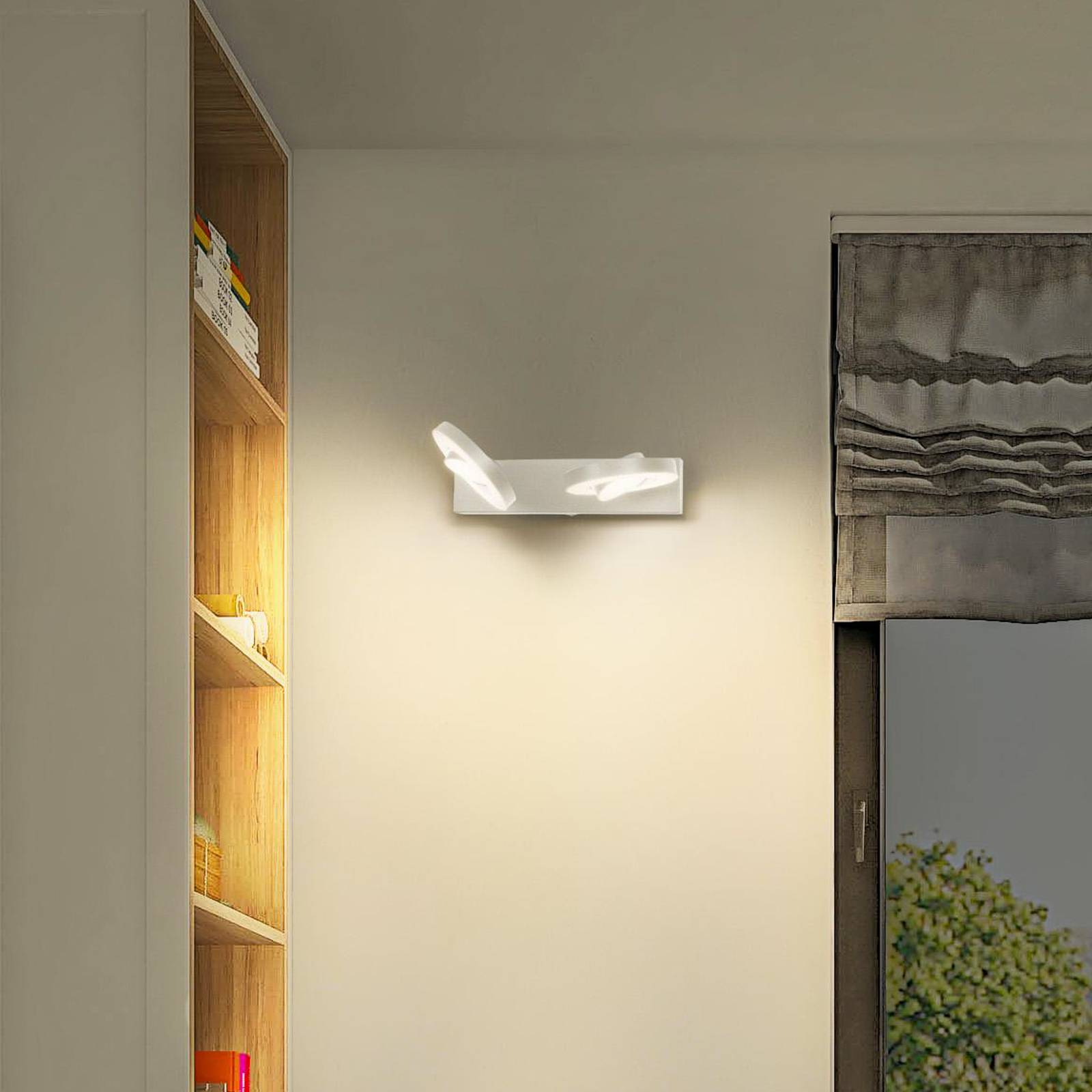 LEDVANCE LED-Deckenstrahler Saturn, CCT, 2-fl., lang, weiß LEDVANCE LED-Deckenstrahler Saturn, CCT, 2-fl., lang, weiß von LEDVANCE
