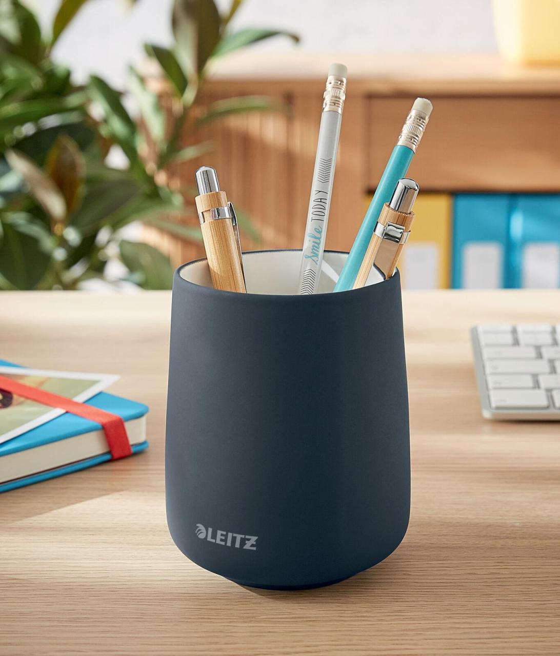 LEITZ Stiftehalter 8,7 x 8,7 x 10,8 cm grau LEITZ Stiftehalter 8,7 x 8,7 x 10,8 cm grau von LEITZ