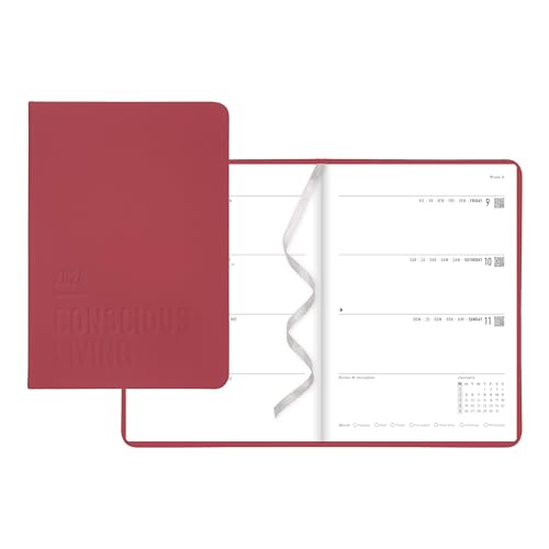 LETTS Conscious Evergreen A5 Wochen-/Monatsplaner, Wochenansicht, genähte Bindung, geprägter Einband, mehrsprachig, Beere von LETTS