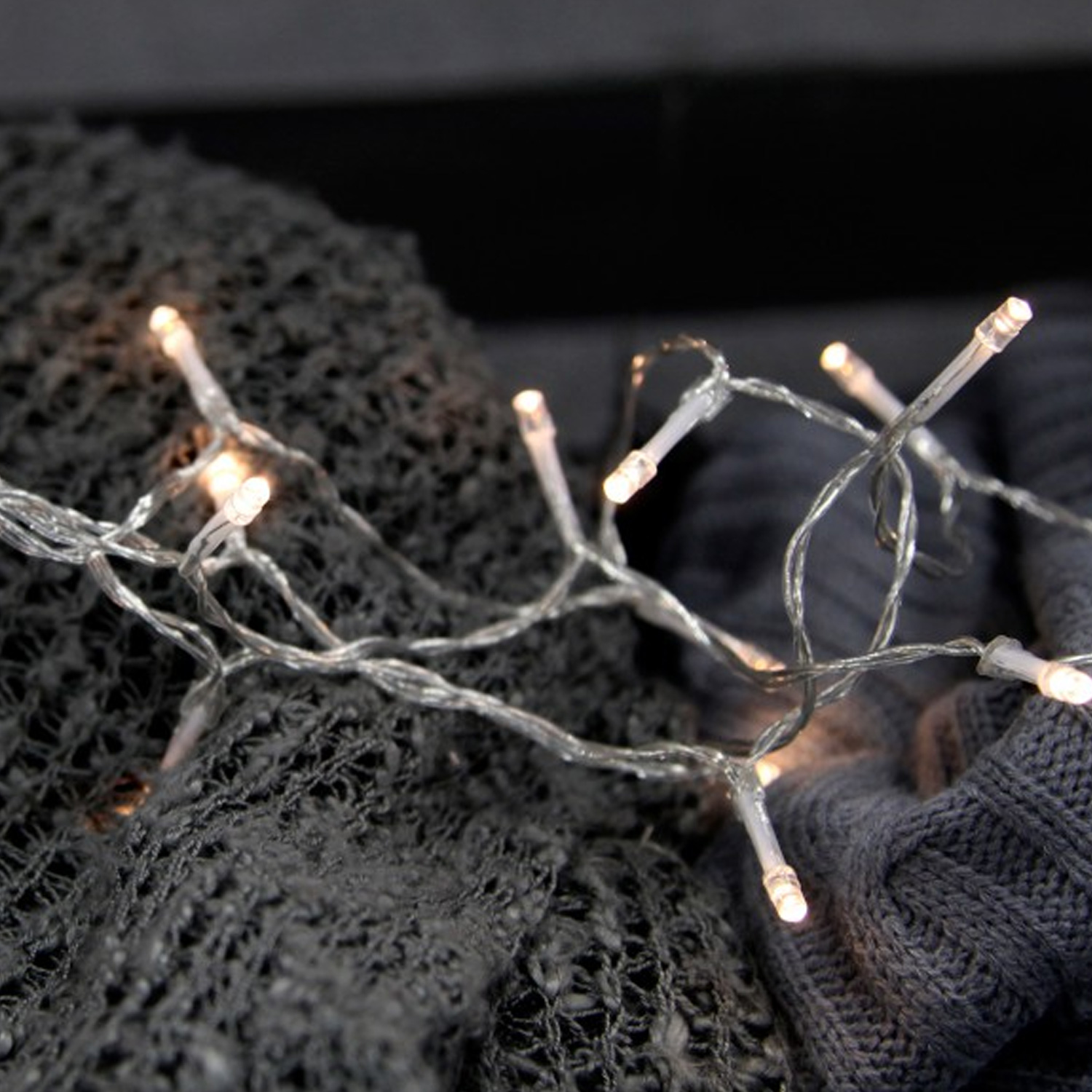LED Lichterkette - 30 Hellweiße LED - L: 4,5m - Batterie - Indoor - transparentes Kabel LED Lichterkette - 30 Hellweiße LED - L: 4,5m - Batterie - Indoor - transparentes Kabel von LEX