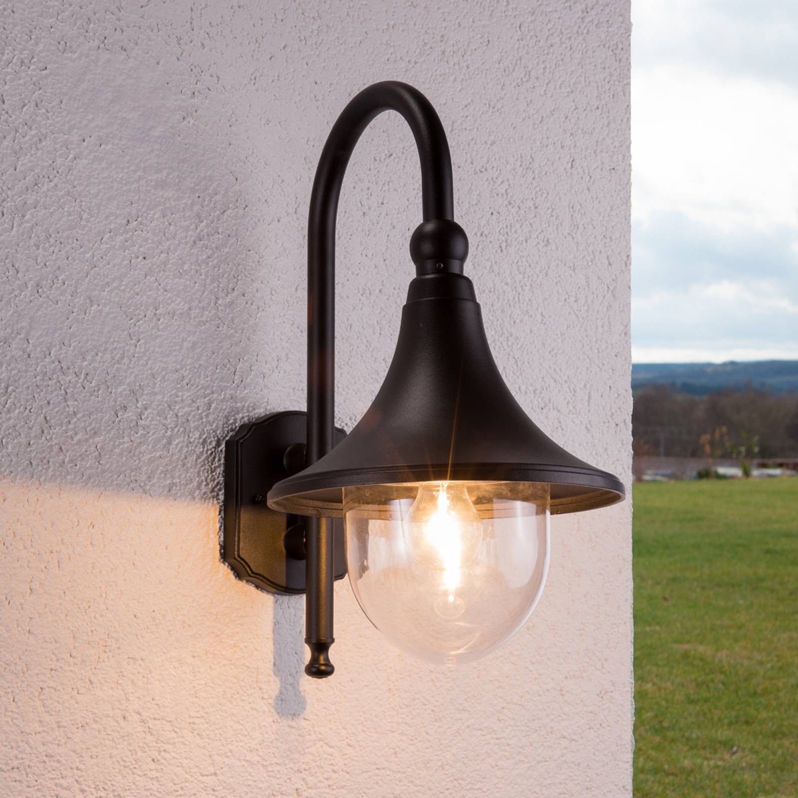 Lindby Außenwandleuchte Daphne, schwarz, Metall, E27 Lindby Außenwandleuchte Daphne, schwarz, Metall, E27 von LINDBY
