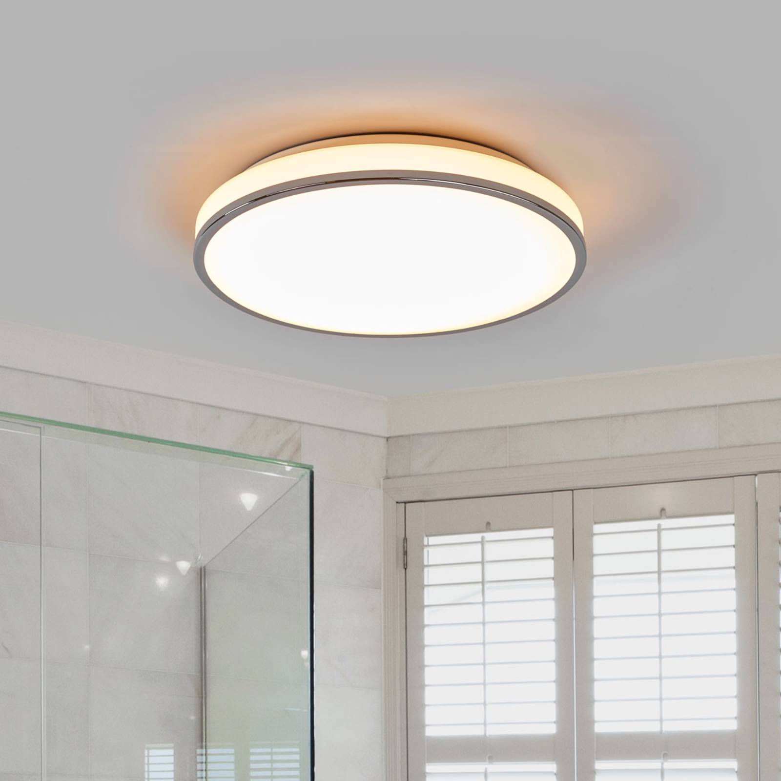 Lindby LED-Deckenleuchte Lyss, Ø 40 cm, chromfarben, IP44 Lindby LED-Deckenleuchte Lyss, Ø 40 cm, chromfarben, IP44 von LINDBY