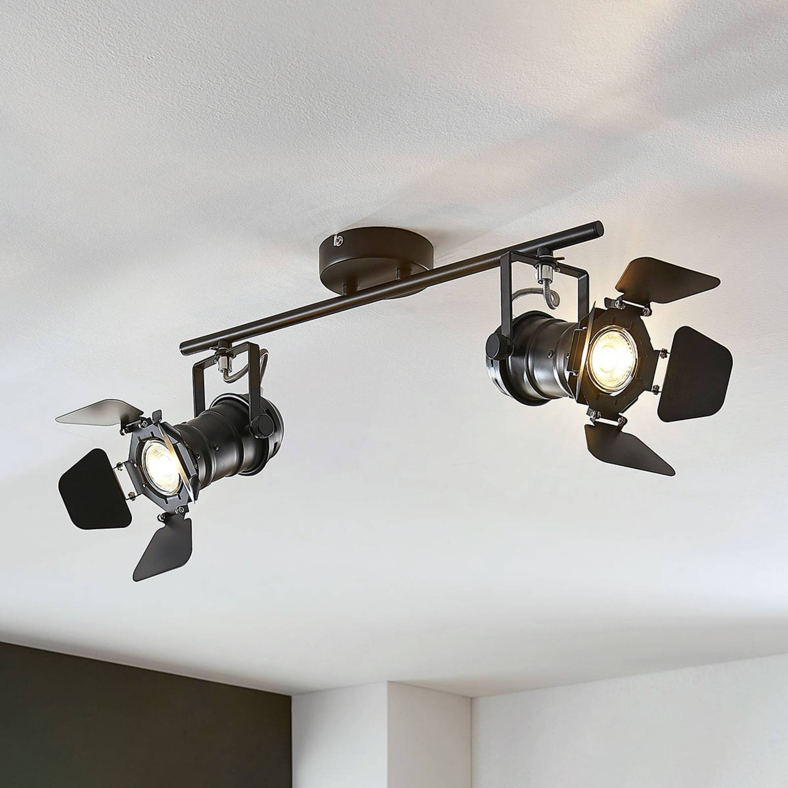 Lindby Deckenleuchte Tilen, 2-flg., schwarz, Metall, 26cm Lindby Deckenleuchte Tilen, 2-flg., schwarz, Metall, 26cm von LINDBY