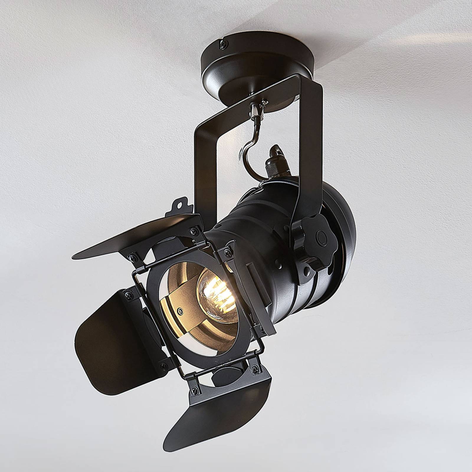 Lindby Deckenstrahler Tilen, 1-flg., schwarz, Metall, 38cm Lindby Deckenstrahler Tilen, 1-flg., schwarz, Metall, 38cm von LINDBY