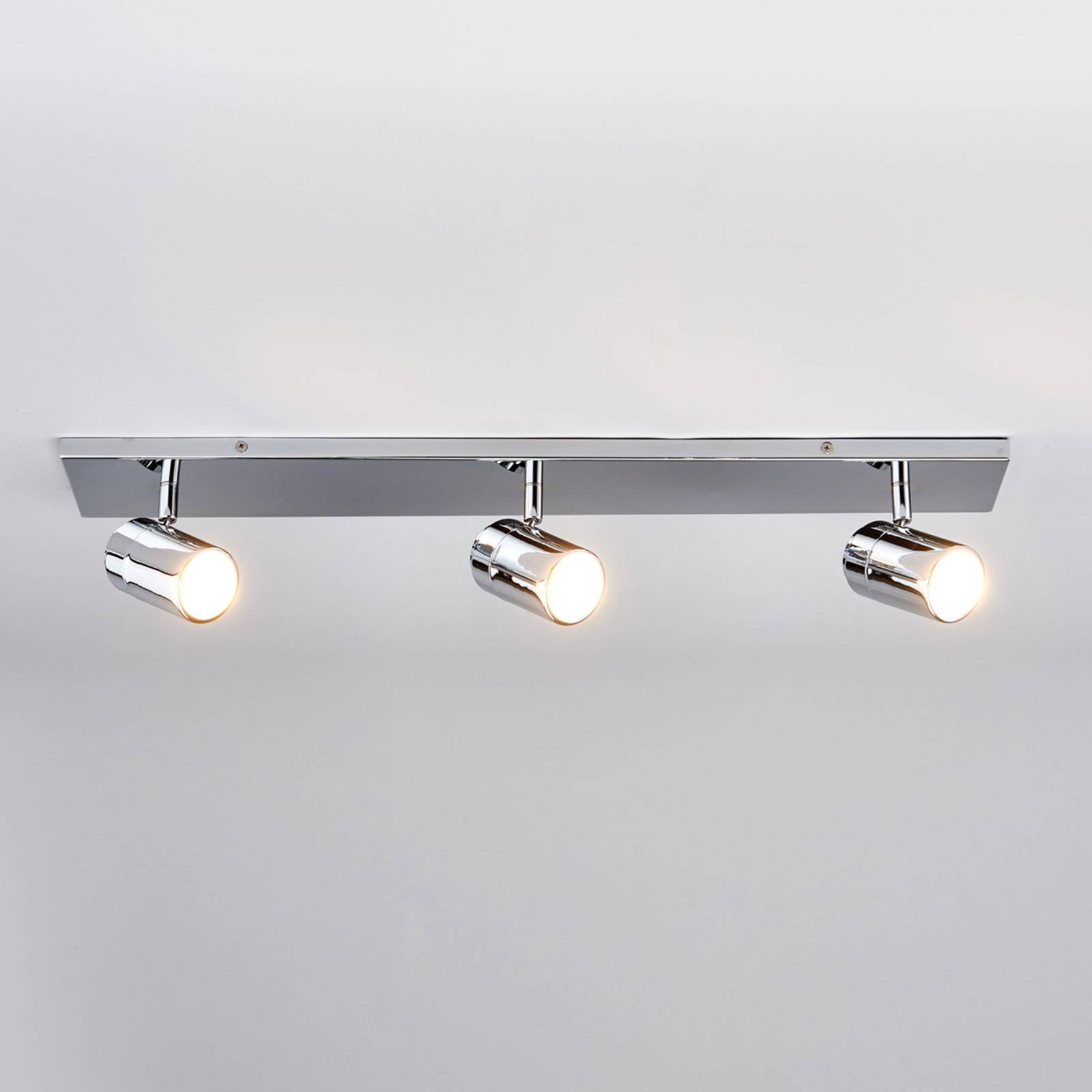 Lindby Bad-Deckenleuchte Dejan, 65 cm, 3-flg., chrom, IP44 Lindby Bad-Deckenleuchte Dejan, 65 cm, 3-flg., chrom, IP44 von LINDBY