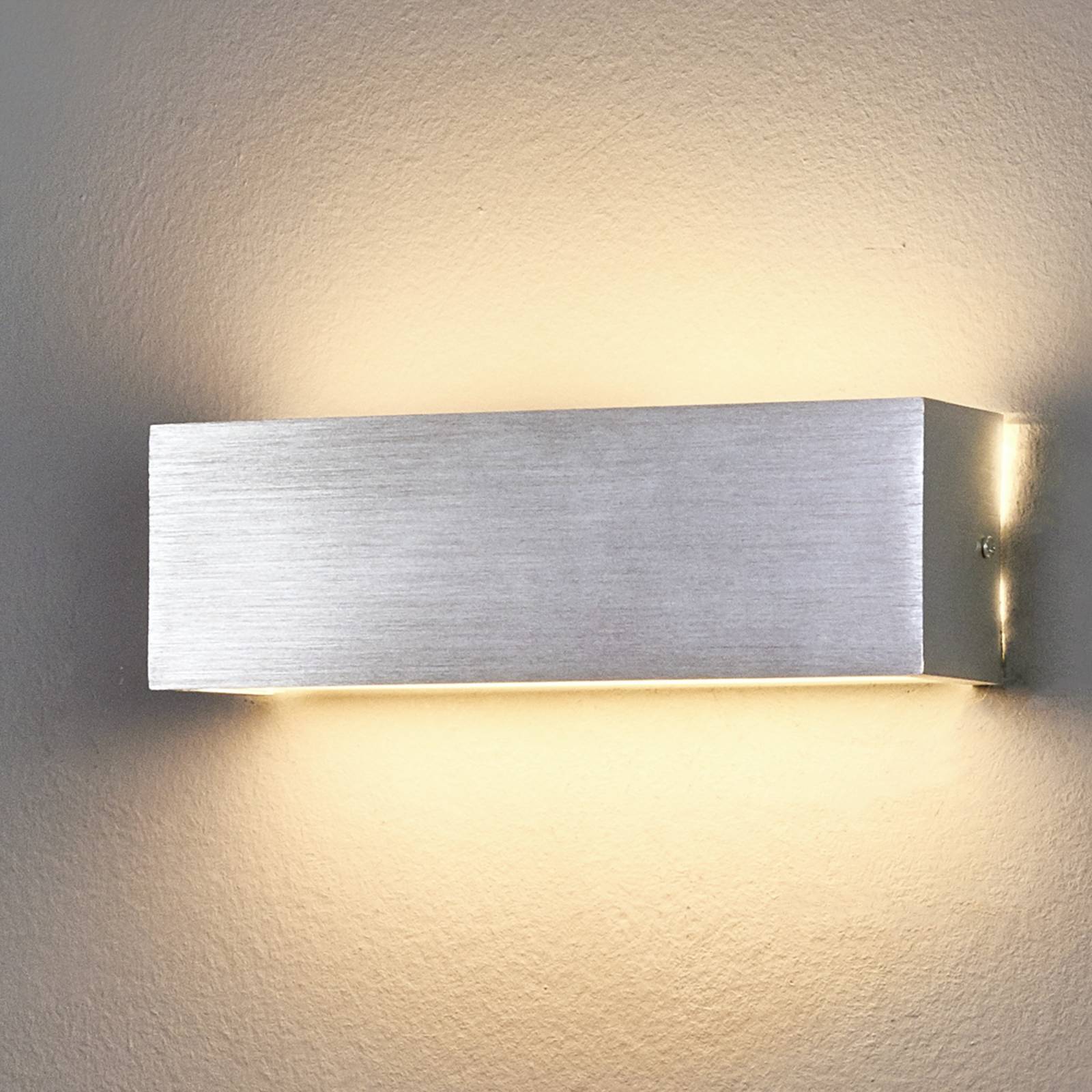 Eckige Alu-LED-Wandlampe Ranik von LINDBY