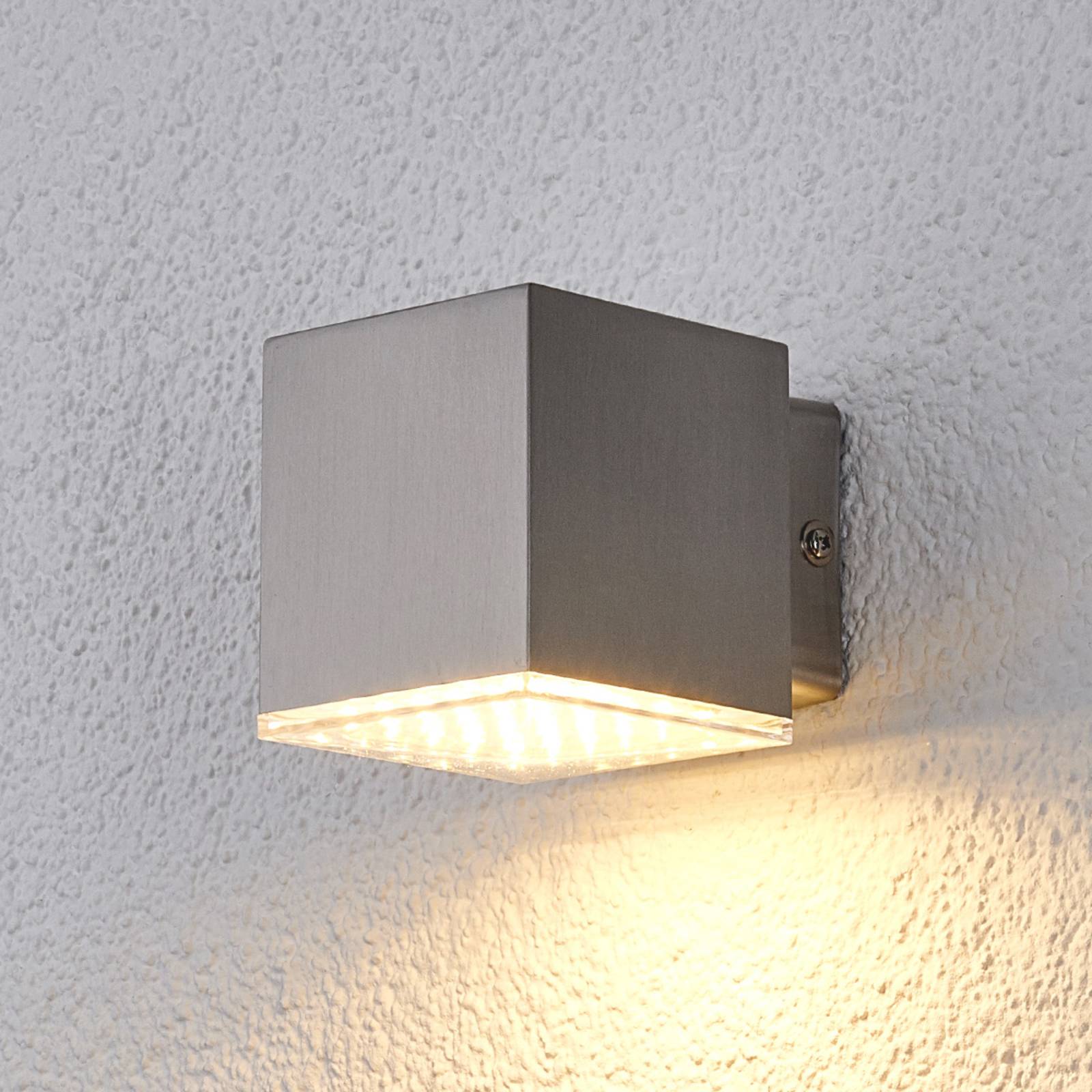 Kompakte LED-Außenwandleuchte Lydia aus Edelstahl Kompakte LED-Außenwandleuchte Lydia aus Edelstahl von LINDBY