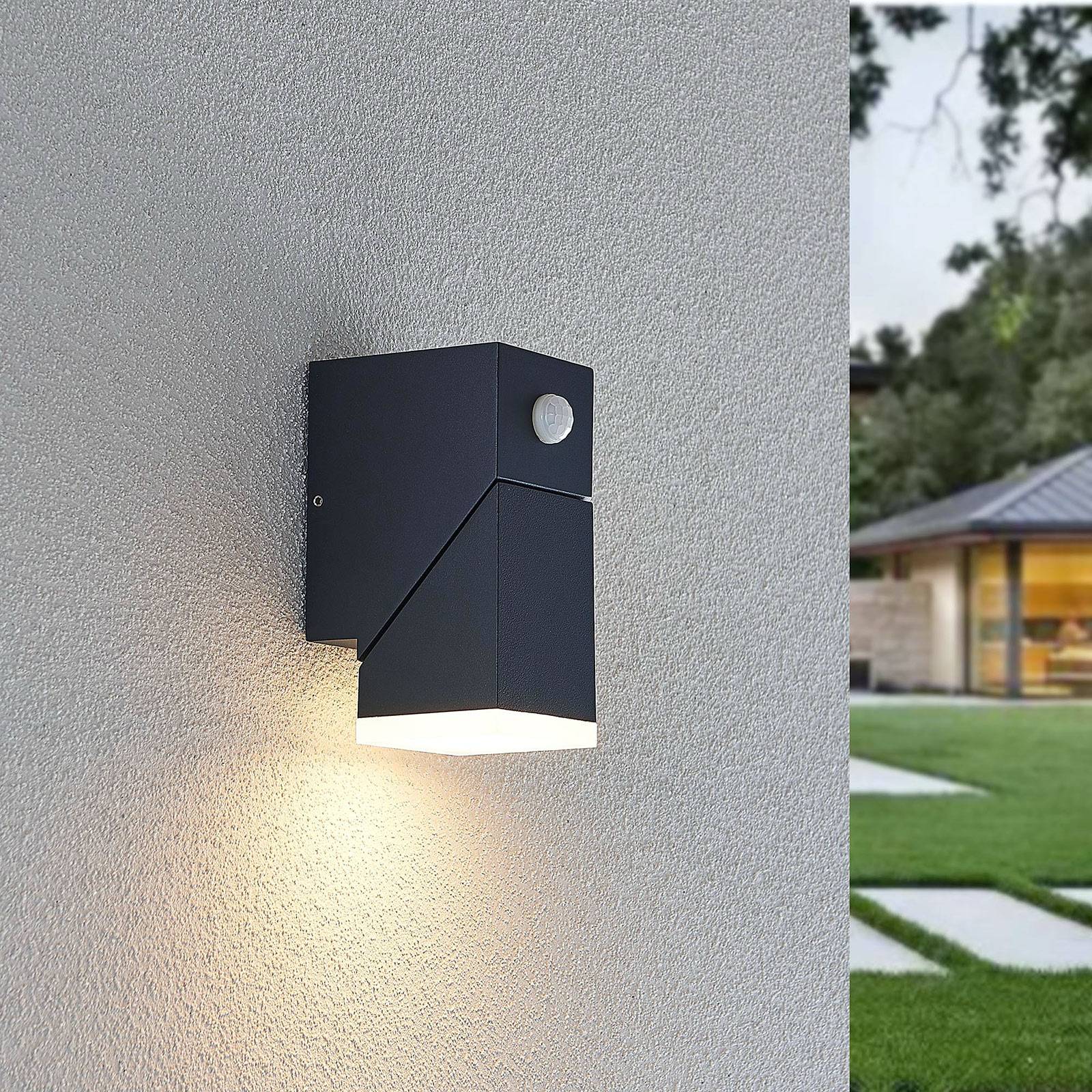 Lindby LED-Wandleuchte Sally, 15 cm, anthrazit, IP54, Sensor Lindby LED-Wandleuchte Sally, 15 cm, anthrazit, IP54, Sensor von LINDBY