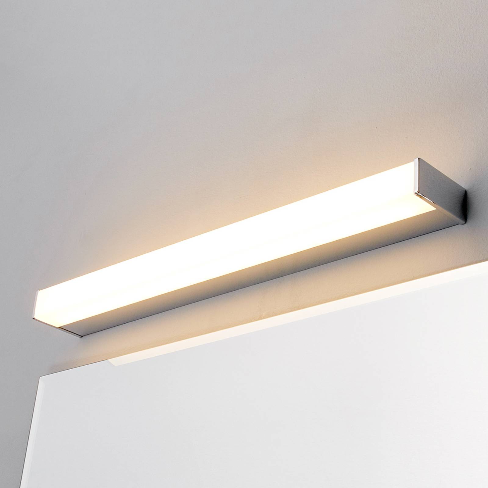 Lindby LED-Wandlampe Philippa, eckig, 59 cm, chrom, IP44 Lindby LED-Wandlampe Philippa, eckig, 59 cm, chrom, IP44 von LINDBY