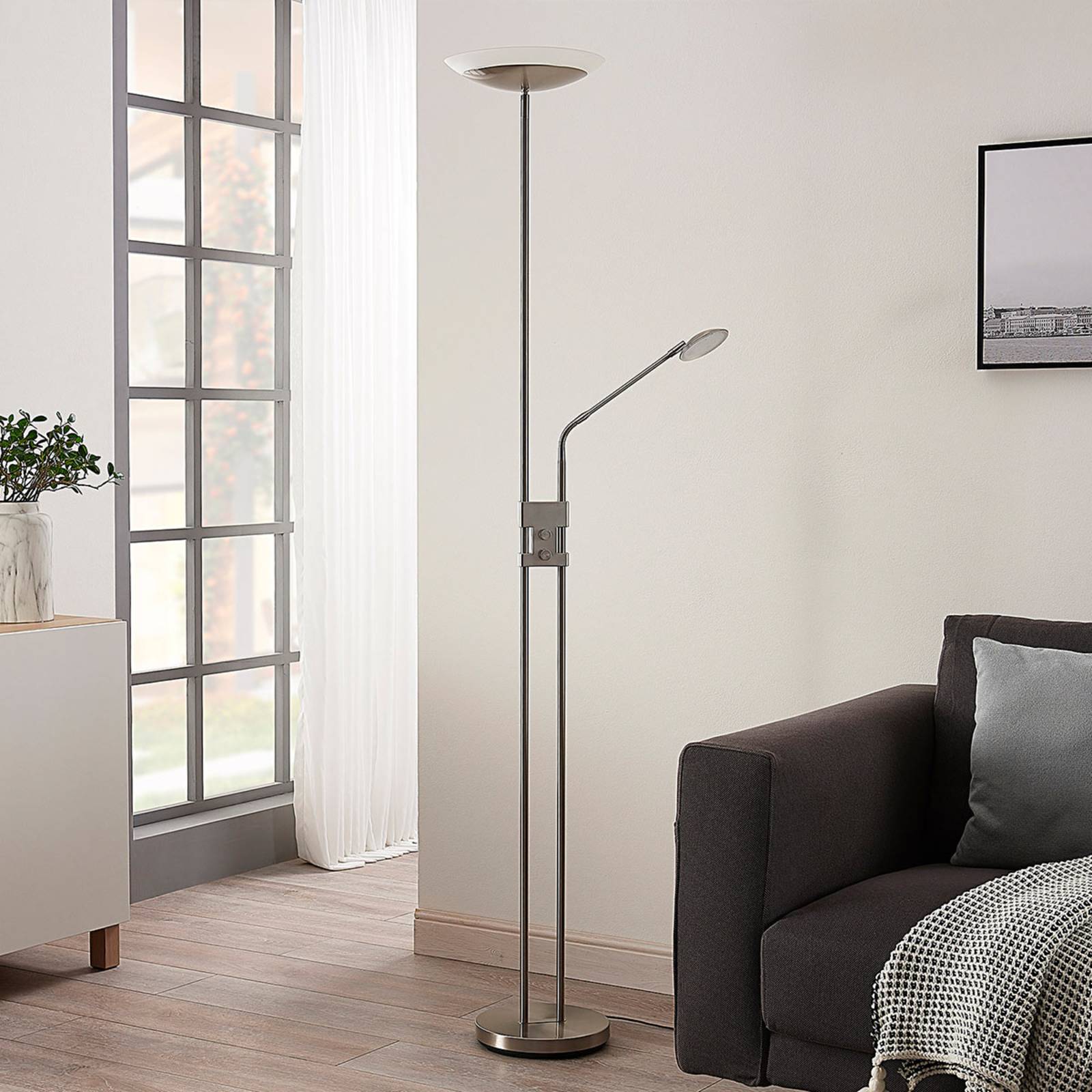 Lindby LED-Stehlampe Jonne, rund, Lesearm, dimmbar, 180 cm Lindby LED-Stehlampe Jonne, rund, Lesearm, dimmbar, 180 cm von LINDBY