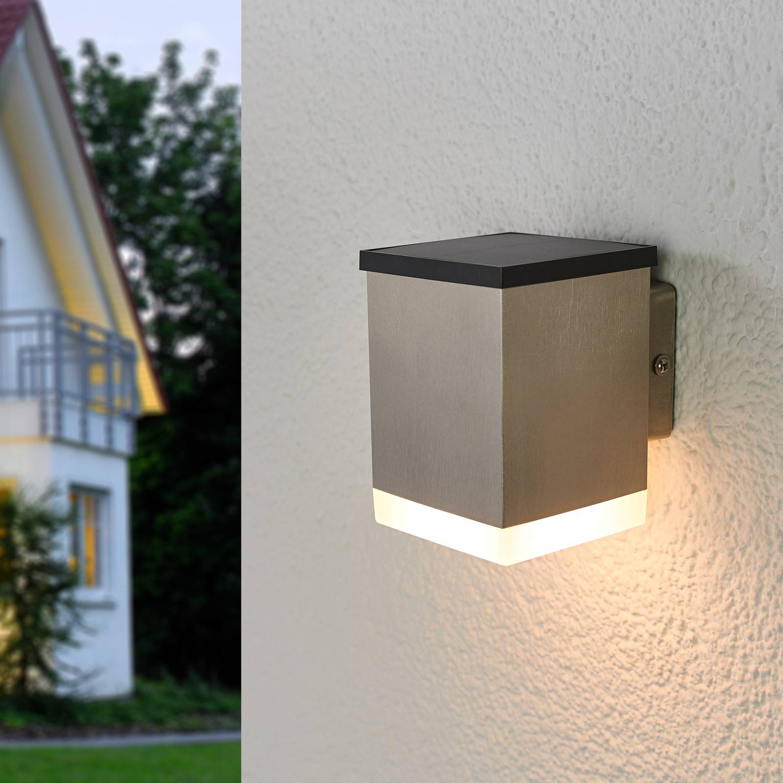 LED-Solar-Außenwandleuchte Tyson, eckig, satiniert LED-Solar-Außenwandleuchte Tyson, eckig, satiniert von LINDBY